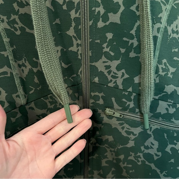 CAbi zip jacket medium Style 6030 - Picture 3 of 8